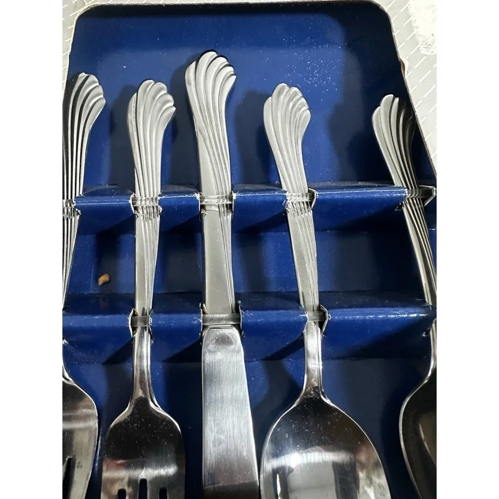 Vtg NOS ROGERS DAWN Stainless Steel Flatware Service For 8 + Serving